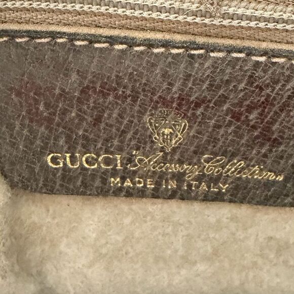 Vintage Gucci Canvas and Leather shoulder Bag - Picture 10 of 17